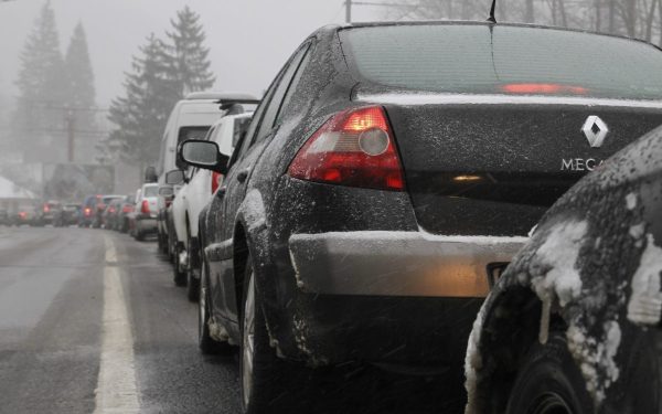 Cozi de până la 7 km pe DN1, spre Brașov