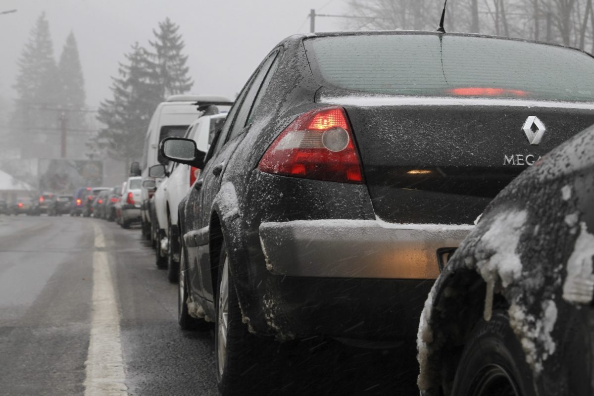 Cozi de până la 7 km pe DN1, spre Brașov