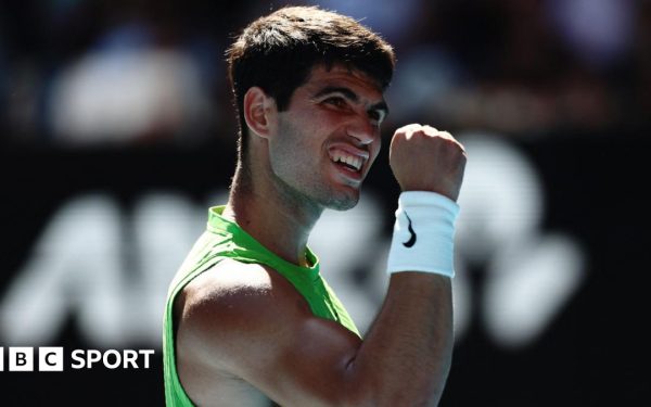 Carlos Alcaraz și Alexander Zverev se aliniază la Australian Open: Un meci pe muchie de cuțit Rod Laver Arena a fost astăzi locul unei confruntări electrizante între tânărul star spaniol Carlos Alcaraz, numărul 1 mondial, și germanul Alexander Zverev, favoritul numărul 3