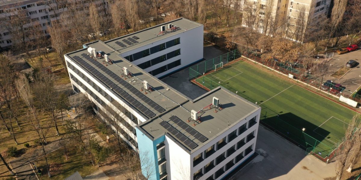 Primăria Sectorului 6 a făcut un pas important spre modernizarea infrastructurii educaționale, atribuind, în ultima zi a anului 2025, un contract pentru achiziția echipamentelor necesare atelierelor de producție film și multimedia de la Colegiul Tehnic „Gheorghe Asachi”