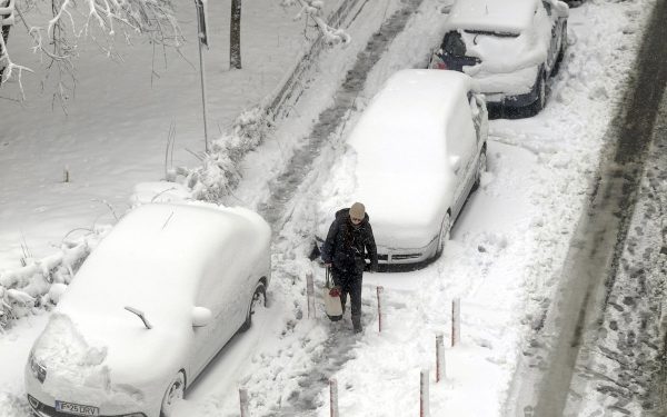 Calitatea aerului din București a atins cote alarmante în primele ore ale dimineții de duminică, conform datelor colectate de platforma de monitorizare uRAD Monitor