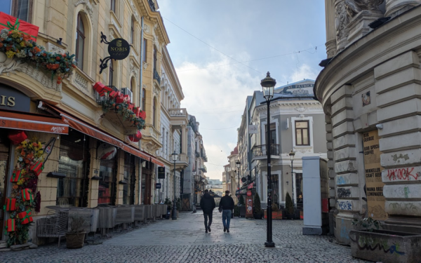 Bucureștiul prinde viață în ultimele zile ale iernii: evenimente, cultură și amintiri dintr-un trecut dificil Bucureștiul se pregătește să sufle din nou în lăutare, în ciuda vremii capricioase și a provocărilor sociale din ultimii ani