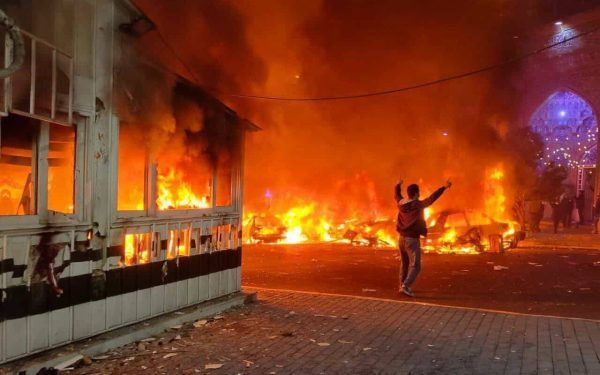Marea Britanie evacuează ambasadorul și personalul din Iran în contextul tensiunilor internaționale Regatul Unit a decis, miercuri, să își evacueze ambasadorul și întreaga delegație diplomatică din Iran, într-o mișcare surprinzătoare, în contextul escaladării tensiunilor între Washington și Teheran