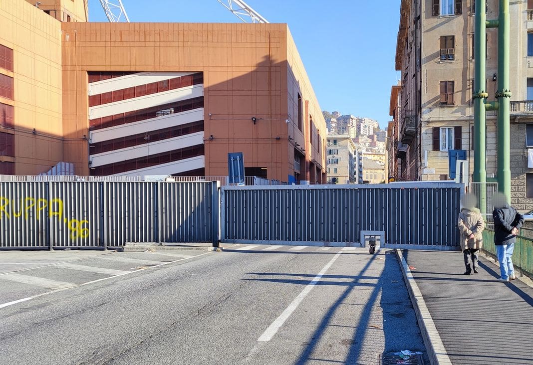 Scena de caos în Marassi: Disconfortul locuitorilor în timpul meciurilor În seara aceasta, atmosfera din cartierul Marassi din Genova se va umple din nou de ecoul unei partide de fotbal, dar și de nervii locuitorilor