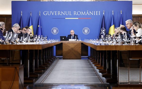Guvernul Bolojan: Primarii, victima deciziilor centrale Liberalul Hubert Thuma, președinte al Consiliului Județean Ilfov și critic vocal al Guvernului condus de Ilie Bolojan, a atras atenția asupra responsabilității pe care primarii o poartă în fața creșterii taxelor și impozitelor locale