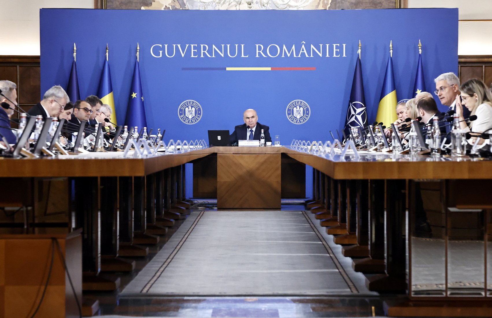 Guvernul Bolojan: Primarii, victima deciziilor centrale Liberalul Hubert Thuma, președinte al Consiliului Județean Ilfov și critic vocal al Guvernului condus de Ilie Bolojan, a atras atenția asupra responsabilității pe care primarii o poartă în fața creșterii taxelor și impozitelor locale