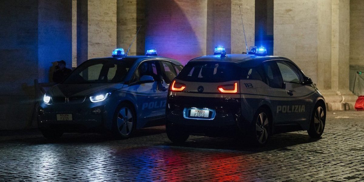 Tensiuni în Milano: un tânăr nord-african ucis de poliție în cartierul Rogoredo Un incident grav s-a petrecut recent în inima orașului Milano, stârnind un val de indignare și întrebări asupra modului în care autoritățile italiene gestionează situațiile de criză și interacțiunile cu minoritățile