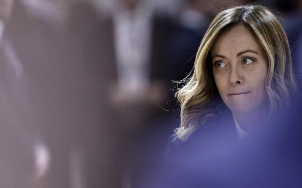 Giorgia Meloni, premierul Italiei, a adus în dezbatere internațională poziția Romei față de acțiunile militare din Venezuela, declarând sâmbătă că operațiunea desfășurată de Statele Unite este una „legitimă” și „o intervenție defensivă”