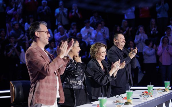 Tineri italieni promovează folclorul românesc în emisiunea „Românii au talent”