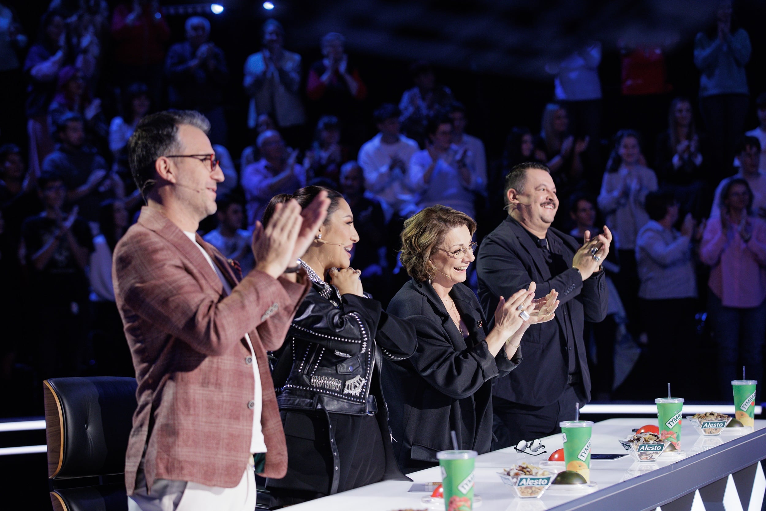 Tineri italieni promovează folclorul românesc în emisiunea „Românii au talent”