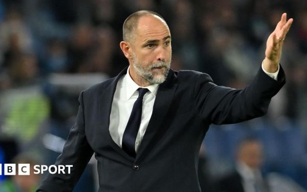 Igor Tudor, înfrângeri și provocări la Juventus: Un început promițător, dar cu un sfârșit abrupt Igor Tudor a fost demis din funcția de antrenor principal al echipei Juventus după o serie de rezultate dezamăgitoare, culminând cu o înfrângere strânsă de 1-0 în fața celor de la Lazio