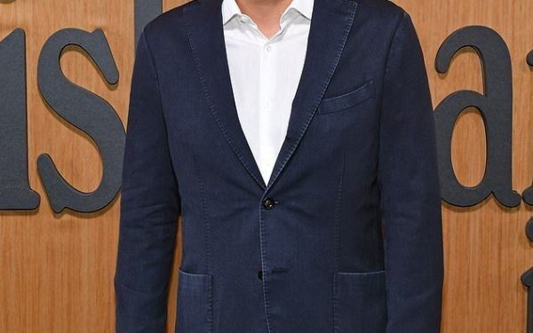 Josh Radnor, starul din „How I Met Your Mother”, a devenit tată Josh Radnor, cunoscut pentru rolul său iconic ca Ted Mosby în serialul de succes „How I Met Your Mother”, a anunțat cu bucurie venirea pe lume a primului său copil