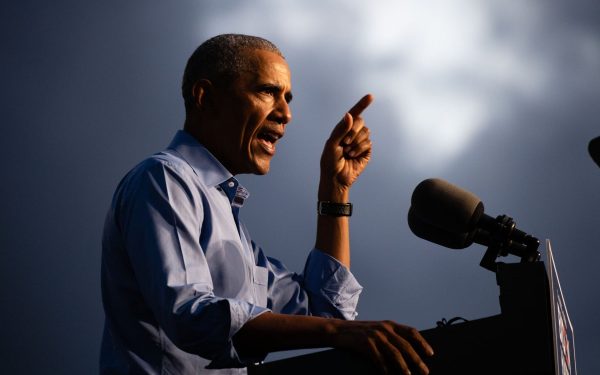 Trump elimină normele anti-poluare, Obama: „Totul pentru bani”