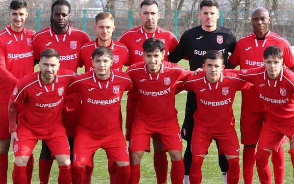Mihai Leca, noul fundaș de la CS Dinamo București Mihai Leca, fundaș central în vârstă de 33 de ani, revine în primele eșaloane ale fotbalului românesc după o lună de așteptare