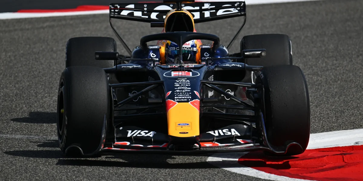 Max Verstappen domină sesiunea de deschidere a testelor de pre-sezon în Bahrain Max Verstappen a arătat din nou de ce este considerat un favorit în Formula 1, ocupând prima poziție în timpul sesiunii de dimineață a testelor de pre-sezon desfășurate la Bahrain