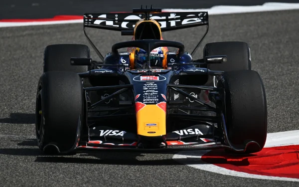 Max Verstappen domină sesiunea de deschidere a testelor de pre-sezon în Bahrain Max Verstappen a arătat din nou de ce este considerat un favorit în Formula 1, ocupând prima poziție în timpul sesiunii de dimineață a testelor de pre-sezon desfășurate la Bahrain