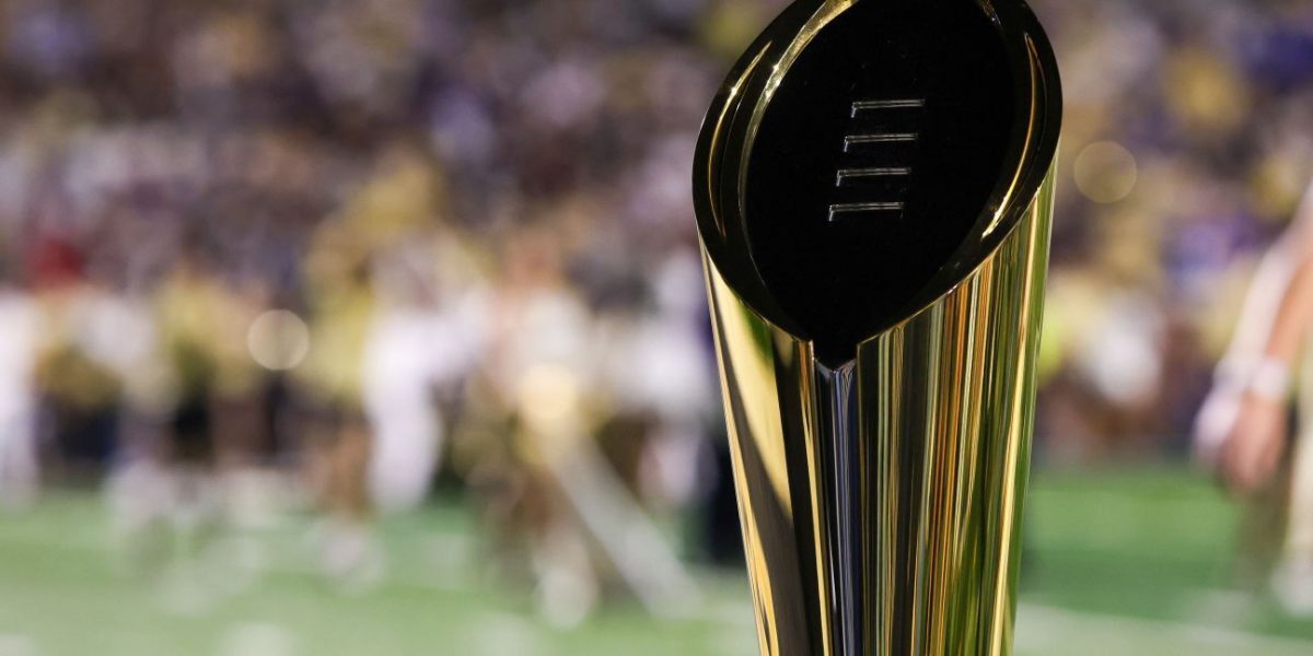 Big Ten propune o reformă radicală pentru playoff-ul de fotbal universitar Big Ten a început circulația unui document intern care oferă detalii despre un sistem de playoff extins la 24 de echipe, o propunere care ar putea schimba radical peisajul fotbalului universitar american
