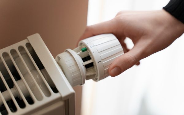 Numărul blocurilor din București afectate de problemele legate de sistemul de termoficare a crescut din nou, afectând aproape 40 de imobile sâmbătă, 7 februarie
