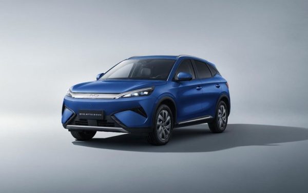 BYD Atto 3 Evo: SUV-ul electric îmbunătățit cu tracțiune spate și autonomie crescută Producătorul chinez BYD a realizat o schimbare semnificativă în strategia sa de dezvoltare cu actualizarea modelului Atto 3