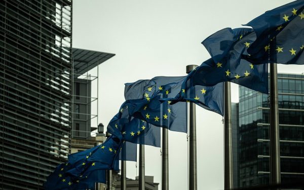 Comisia Europeană a dat un nou impuls controversei legate de monopolul tehnologic al gigantului american Meta, determinând compania să răspundă pentru posibilele încălcări ale regulilor de concurență pe piața de mesagerie instantanee