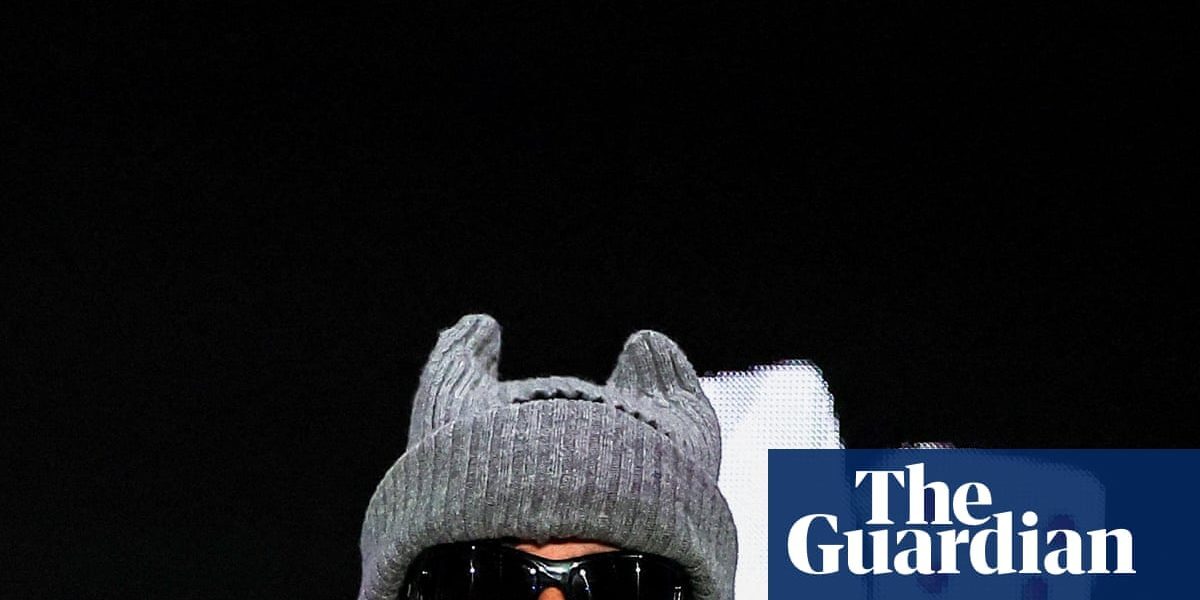 Bad Bunny aduce un mesaj de solidaritate la Super Bowl Stadionul Levi’s din Santa Clara va vibra duminică seara timp de 13 minute, la Super Bowl, sub melodiile reggaeton-ului și trap-ului latin, fiind condus de starul portorican Bad Bunny