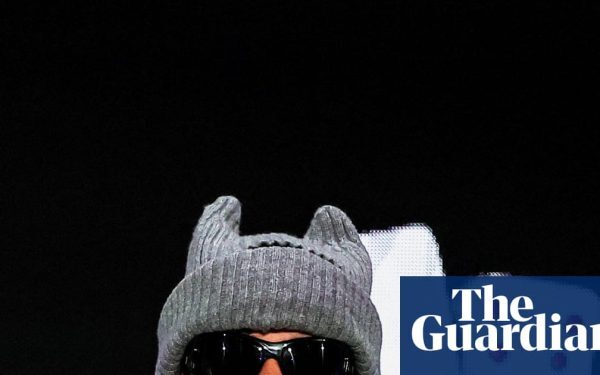 Bad Bunny aduce un mesaj de solidaritate la Super Bowl Stadionul Levi’s din Santa Clara va vibra duminică seara timp de 13 minute, la Super Bowl, sub melodiile reggaeton-ului și trap-ului latin, fiind condus de starul portorican Bad Bunny