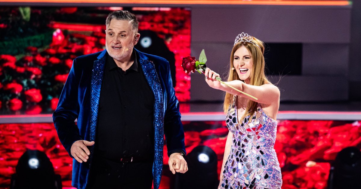 A Noua Ediție a „Aproape de Inimă” Promite Să Fie Spectaculoasă Începând cu această duminică, telespectatorii vor putea urmări noua ediție a emisiunii de succes „Aproape de Inimă”, moderată din nou de Liptai Claudia și Tilla