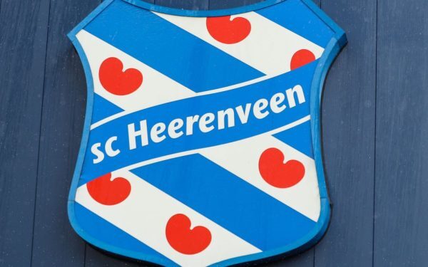Sam Kersten, incert pentru duelul cu PSV în semifinale Meciul din sferturile Cupei Olandei dintre sc Heerenveen și PSV se anunță plin de tensiune, iar absențele din echipa vizitatoare ar putea influența desfășurarea jocului