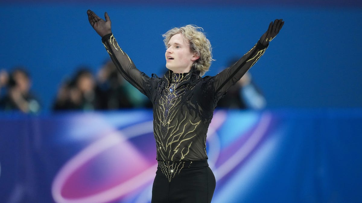 Lindsey Vonn, lovitură devastatoare la Olimpiada de Iarnă 2026 Milan — Lindsey Vonn, una dintre cele mai renumite schioare, a suferit o cădere dramatică în prima parte a cursei de downhill din cadrul Jocurilor Olimpice de Iarnă, desfășurate pe pârtiile din Cortina d’Ampezzo