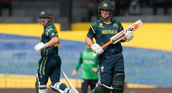 Australia debutează cu victorie în T20 World Cup 2026 Australia a început competiția din cadrul ICC Men’s T20 World Cup 2026 într-un mod spectaculos, înregistrând o victorie clară de 67 de puncte în meciul împotriva Irlandei, disputat pe stadionul R