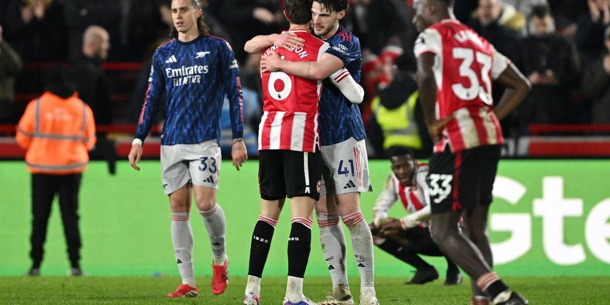 Arsenal se împotmolește la Brentford: Remiză crucială în lupta pentru titlu Arsenal și Brentford au terminat meciul din etapa a 26-a din Premier League la egalitate, 1-1, iar disputa pentru titlul de campion al Angliei devine tot mai intensă