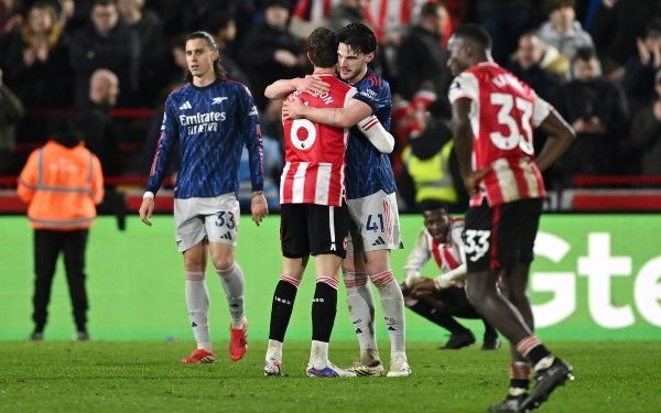 Arsenal se împotmolește la Brentford: Remiză crucială în lupta pentru titlu Arsenal și Brentford au terminat meciul din etapa a 26-a din Premier League la egalitate, 1-1, iar disputa pentru titlul de campion al Angliei devine tot mai intensă