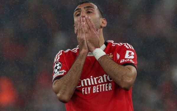 Meci crucial pentru Benfica în fața lui Santa Clara: Mourinho speră la revenirea starului Lukebakio Benfica are ocazia să se apropie de vârful clasamentului, înfruntând Santa Clara într-un meci ce va avea loc vineri seara, la 18:30, pe terenul adversarilor din Azore