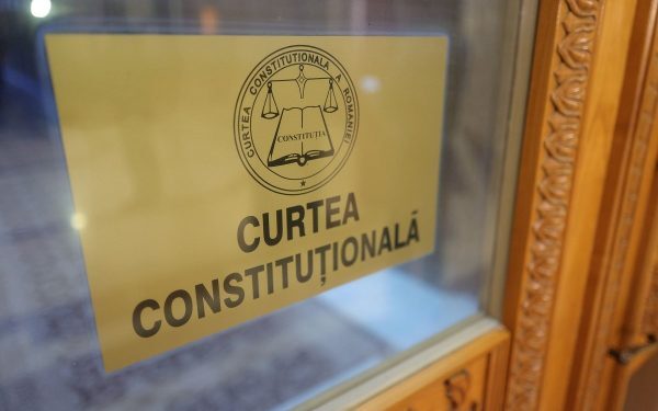 Curtea Constituțională a României stabilește că excluderea unui operator economic din procedurile de achiziție publică fără o decizie definitivă de condamnare încalcă prezumția de nevinovăție Un precedent major pentru modul în care autoritățile publice trebuie să gestioneze procedurile de achiziții publice a fost anunțat recent de către Curtea Constituțională a României