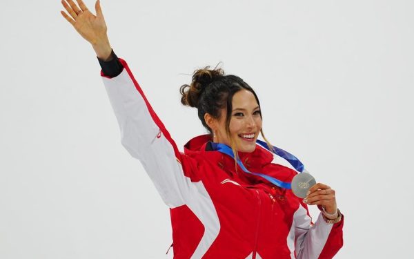 Gu Ailing, din nou pe podium la Jocurile Olimpice de iarnă de la Milano-Cortina Sportiva chineză Gu Ailing a obținut ieri medalia de argint în proba de big air feminină la Jocurile Olimpice de iarnă de la Milano-Cortina, marcând astfel a doua medalie din competiție