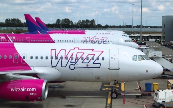 Wizz Air întrerupe rezervările online pentru actualizare sistemică Wizz Air, liderul pieței aviatice din România, va suspenda temporar serviciile de rezervare online pe durata unei actualizări de sistem care va avea loc între 25 și 26 februarie 2026