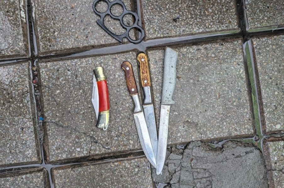 Cutite-arme-albe.jpeg - FluxNational