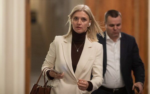 Alina Gorghiu dezminte planuri de „puci” în PNL, în contextul vizitei în Israel Într-un climat tensionat și marcat de zvonuri privind conflicte interne, vicepreședintele Comisiei de politică externă a Camerei Deputaților, Alina Gorghiu, a venit cu clare dezmințiri în legătură cu acuzațiile care o vizează direct