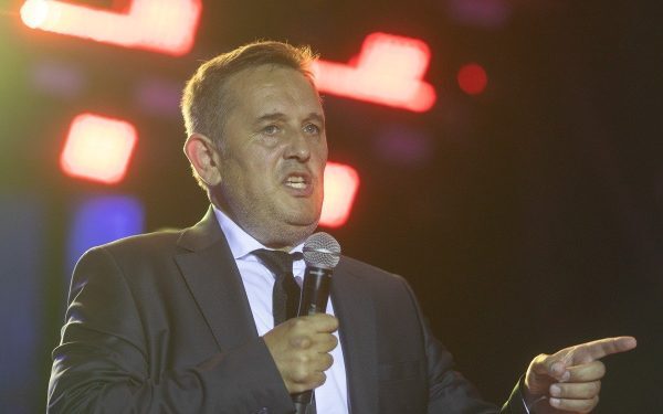 Europarlamentarul AUR Gheorghe Piperea amenință cu măsuri dure în Parlamentul European după raportul controversat despre cenzură și influența Rusiei în contextul alegerilor din 2024 Gheorghe Piperea, europarlamentar al Alianței pentru Unirea Românilor (AUR), a declarat recent că intenționează să depună interpelări și să propună rezoluții în Parlamentul European, ca răspuns direct la raportul critic pe tema cenzurii și interferenței externe în procesul electoral din România