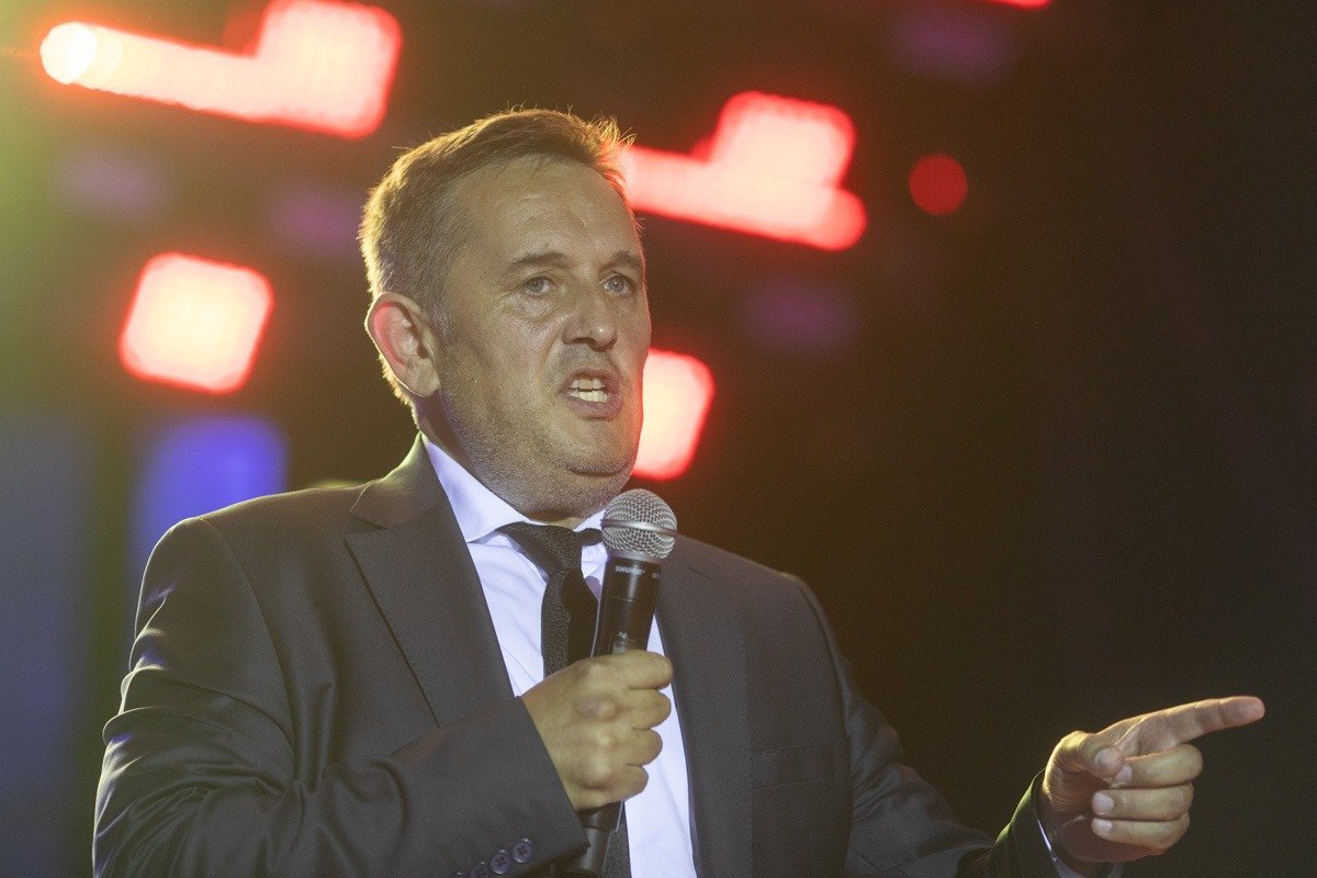 Europarlamentarul AUR Gheorghe Piperea amenință cu măsuri dure în Parlamentul European după raportul controversat despre cenzură și influența Rusiei în contextul alegerilor din 2024 Gheorghe Piperea, europarlamentar al Alianței pentru Unirea Românilor (AUR), a declarat recent că intenționează să depună interpelări și să propună rezoluții în Parlamentul European, ca răspuns direct la raportul critic pe tema cenzurii și interferenței externe în procesul electoral din România