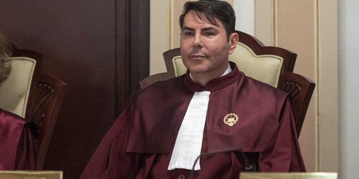 Judecătorul constituțional Gheorghe Stan, protagonist în dezbaterea privind pensiile speciale ale magistraților, a surprins oficial printr-o mișcare aparent neașteptată în preajma unei decizii critice