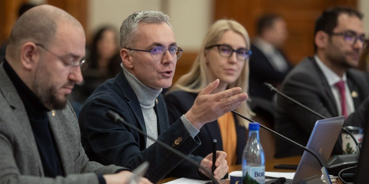 Stelian Ion atacă intențiile de consolidare a puterii a noului șef al DNA, Marius Voineag Luna aprilie aduce în centrul atenției o dispută între fostul ministru al Justiției în guvernul USR, Stelian Ion, și actualul responsabil al Direcției Naționale Anticorupție, Marius Voineag