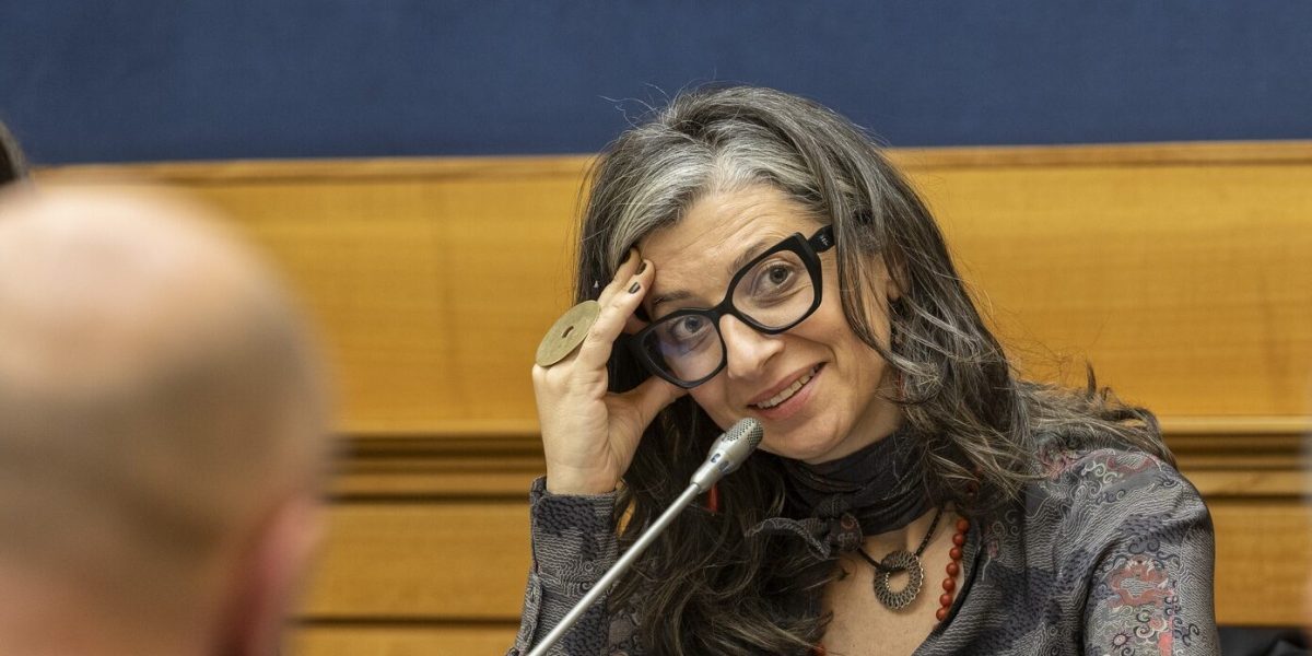Ministerul de Externe al Cehiei solicită demisia unui raportor ONU pentru afirmații controversate despre Israel Scandalul legat de declarațiile controversate ale Francescăi Albanese, raportor special al ONU pentru drepturile omului în teritoriile ocupate, a escaladat în ultimele zile, iar oficialii cehi cer acum demisia acesteia