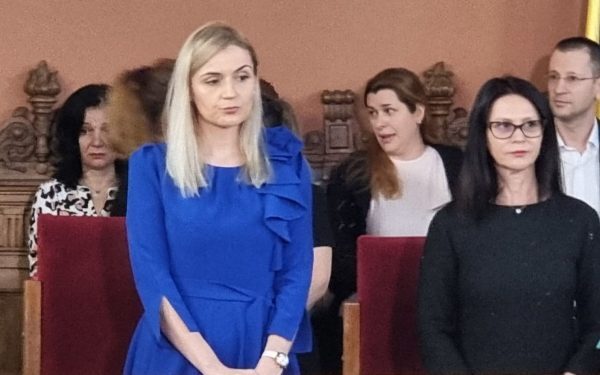 Judecătoarea Ionela Tudor părăsește panta carierei din cauza unei expresii lipsite de eleganță, care a atras asupra ei consecințe dramatice