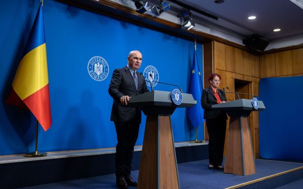 Guvernul ripostează: „Adevărul nu e ingerință, ci obligație”