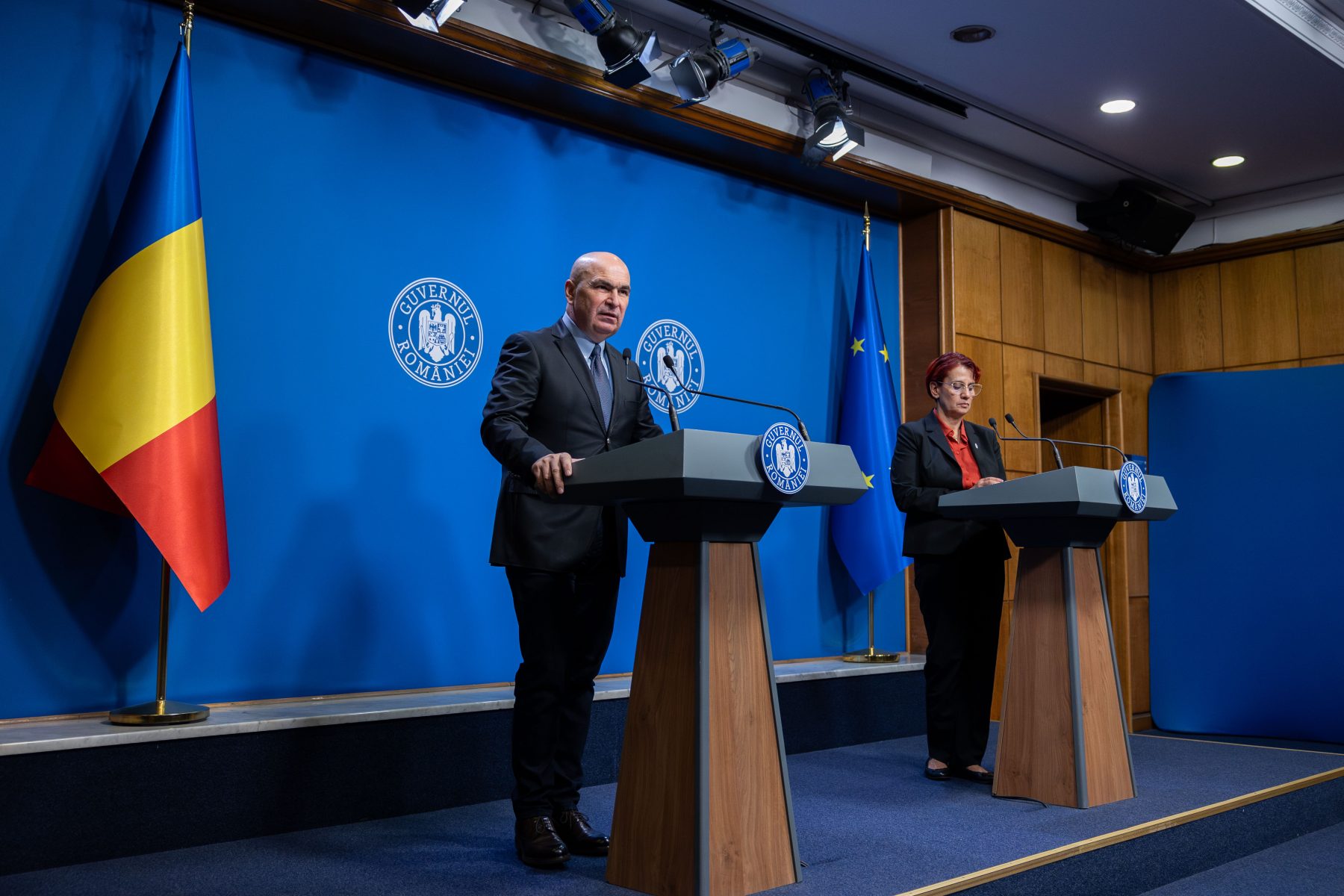 Guvernul ripostează: „Adevărul nu e ingerință, ci obligație”