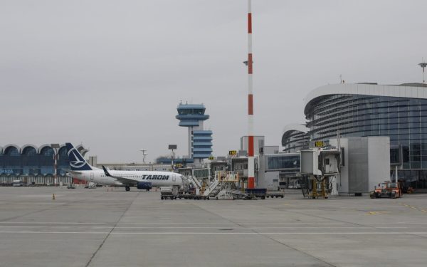 Modernizare la aeroportul „Henri Coandă” Otopeni: noi proceduri pentru controlul traficului aerian, implementate din februarie Aeroportul Internațional „Henri Coandă” Otopeni și-a renoțat procedurile de control al traficului aerian, în încercarea de a crește eficiența și de a îmbunătăți planificarea zborurilor