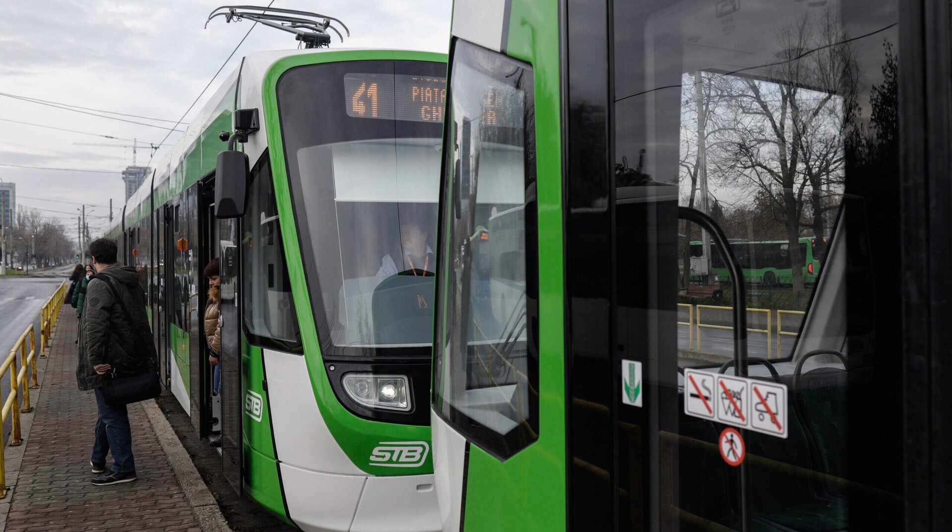 Primăria Capitalei a clarificat recent o situație care a suscitat discuții aprinse în ultima vreme: serviciile de transport în comun nu vor suferi modificări ale gratuităților pentru pensionari