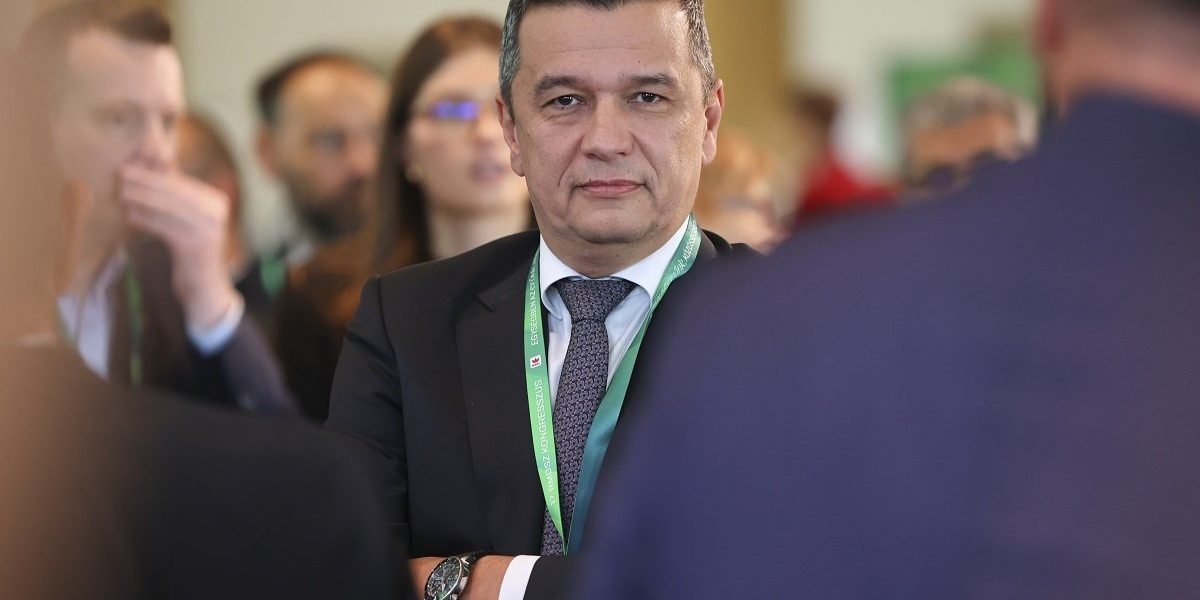 Sorin Grindeanu anticipă aprobarea amendamentelor bugetare înainte de ședința Parlamentului Liderul PSD, Sorin Grindeanu, pare să fie sigur de sprijinul parlamentar pentru amendamentele propuse la bugetul de stat, indicând faptul că acestea ar putea fi acceptate chiar înainte de dezbaterile oficiale din plen