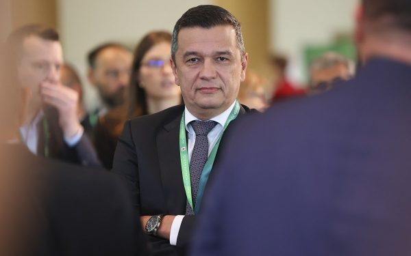Sorin Grindeanu anticipă aprobarea amendamentelor bugetare înainte de ședința Parlamentului Liderul PSD, Sorin Grindeanu, pare să fie sigur de sprijinul parlamentar pentru amendamentele propuse la bugetul de stat, indicând faptul că acestea ar putea fi acceptate chiar înainte de dezbaterile oficiale din plen